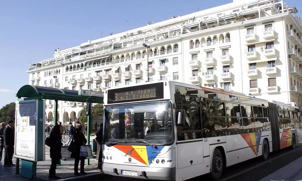Θεσσαλονίκη: Έκλεβε πορτοφόλια σε λεωφορεία και το έσκασε από το παράθυρο